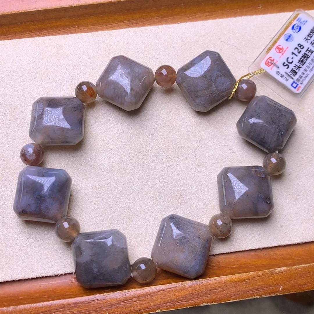 【闪购商品】石英质玉颈饰合金