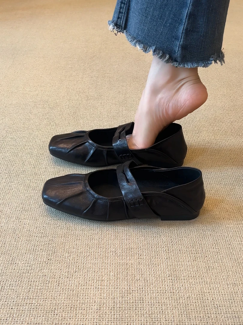 Elingjk/1cm法式复古风方头褶皱浅口一字带百搭舒适平底单鞋