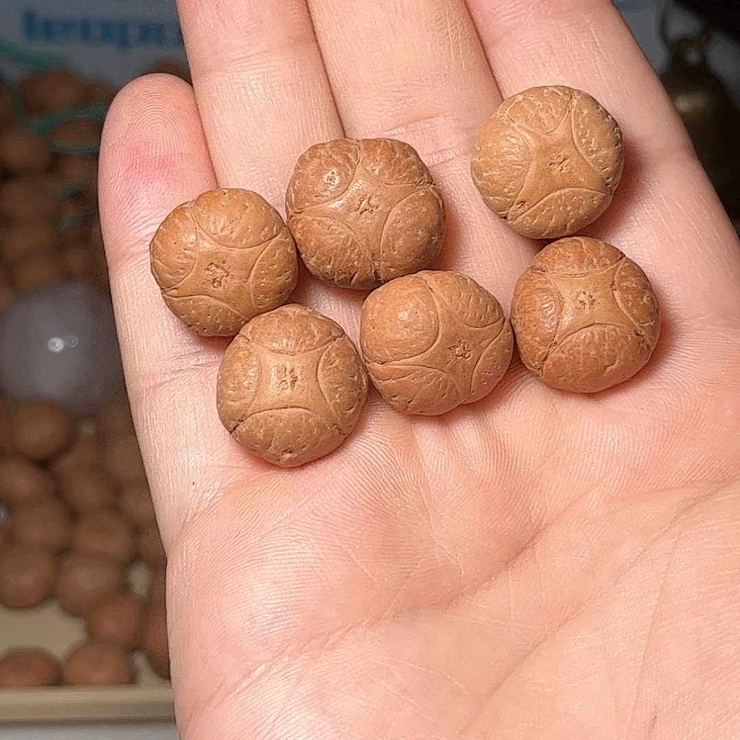 桃核吊坠18mmm麒麟眼，开孔不退，偏远不包