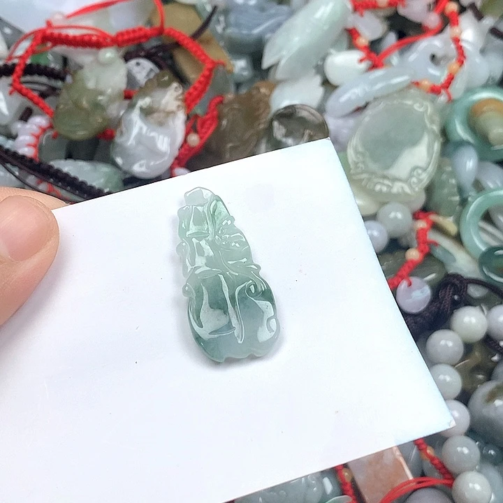 翡翠未镶嵌颈饰竹