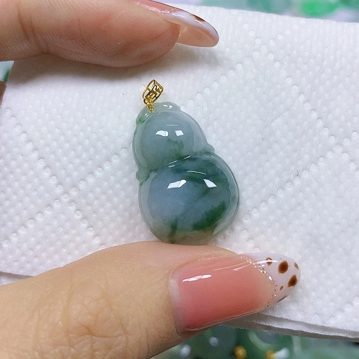 颈饰18K金镶嵌翡翠挂件
