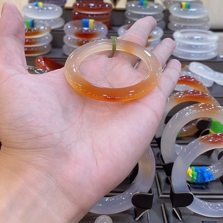 手镯玛瑙/玉髓未镶嵌