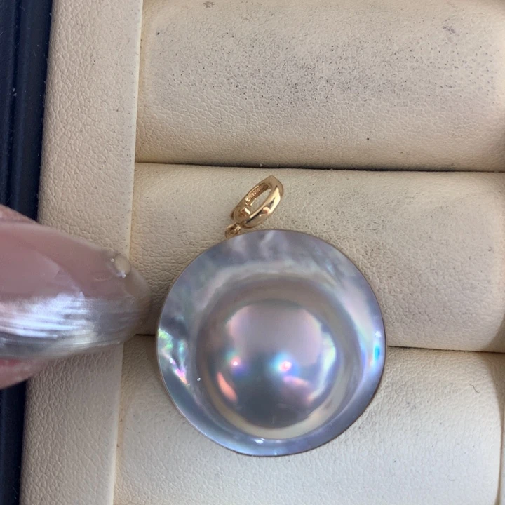 18K金镶嵌颈饰拼合珍珠（马贝珠）