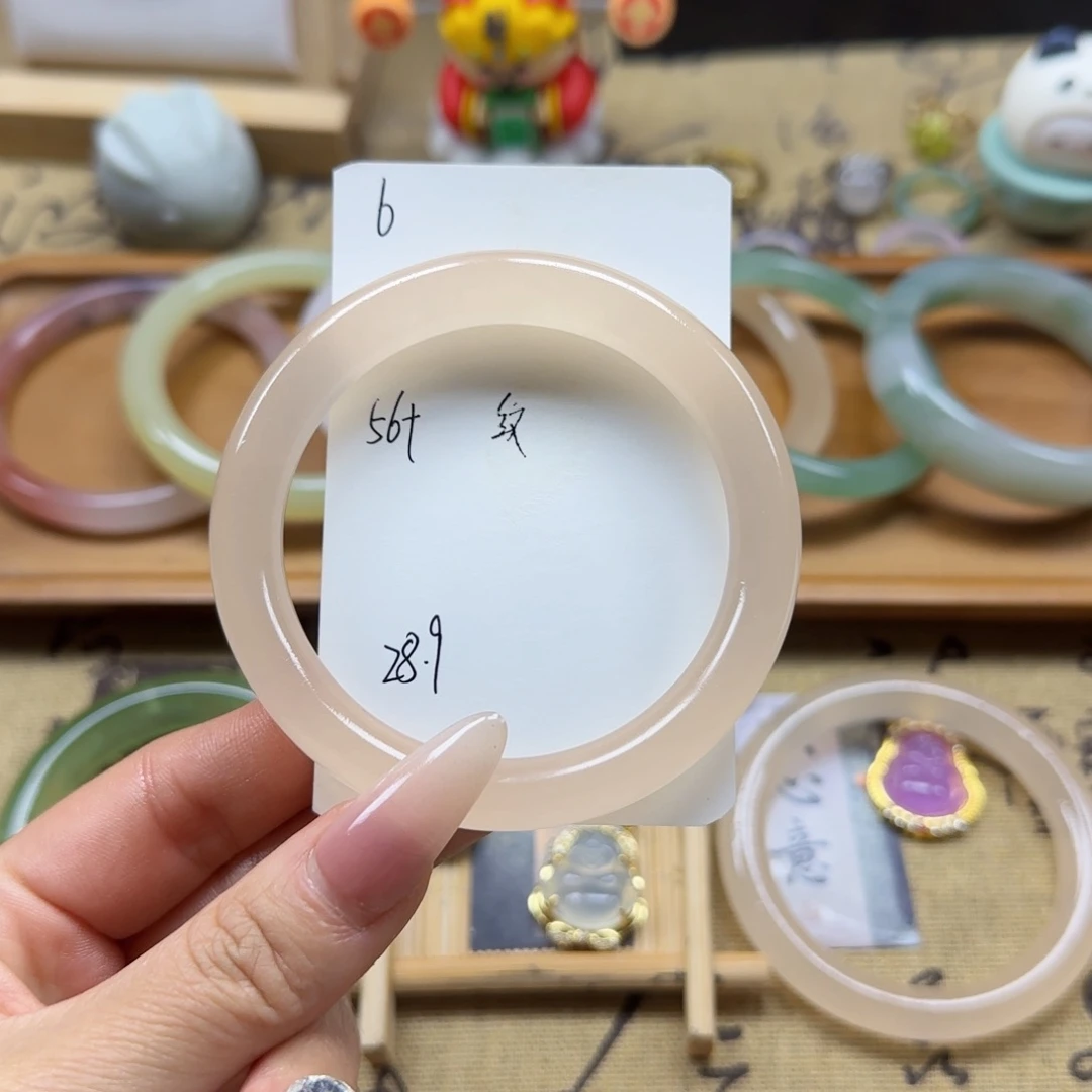 石英质玉手镯未镶嵌6