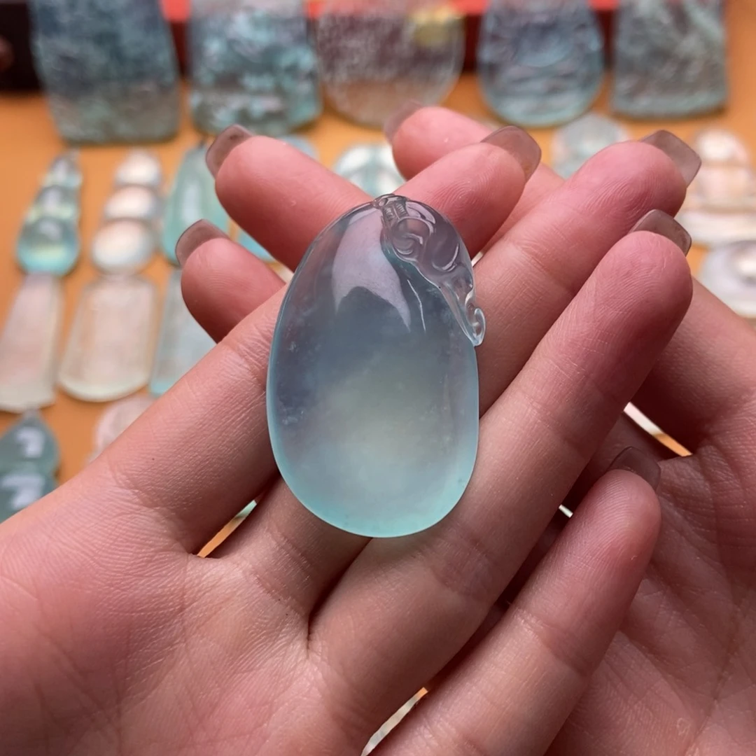 蛇纹石玉颈饰未镶嵌钱袋子