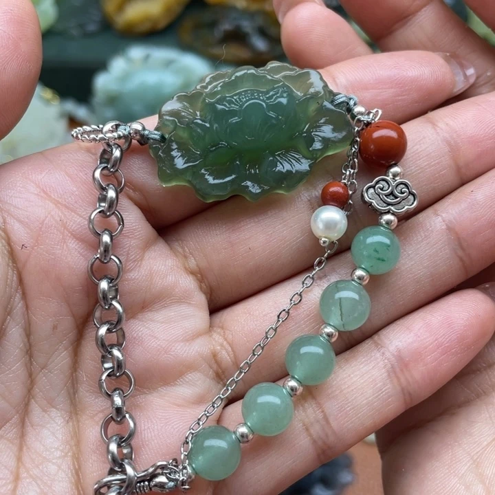 蛇纹石玉未镶嵌吊坠