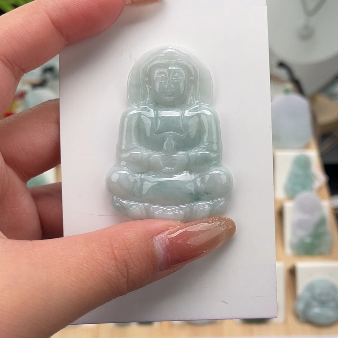 翡翠未镶嵌颈饰观音