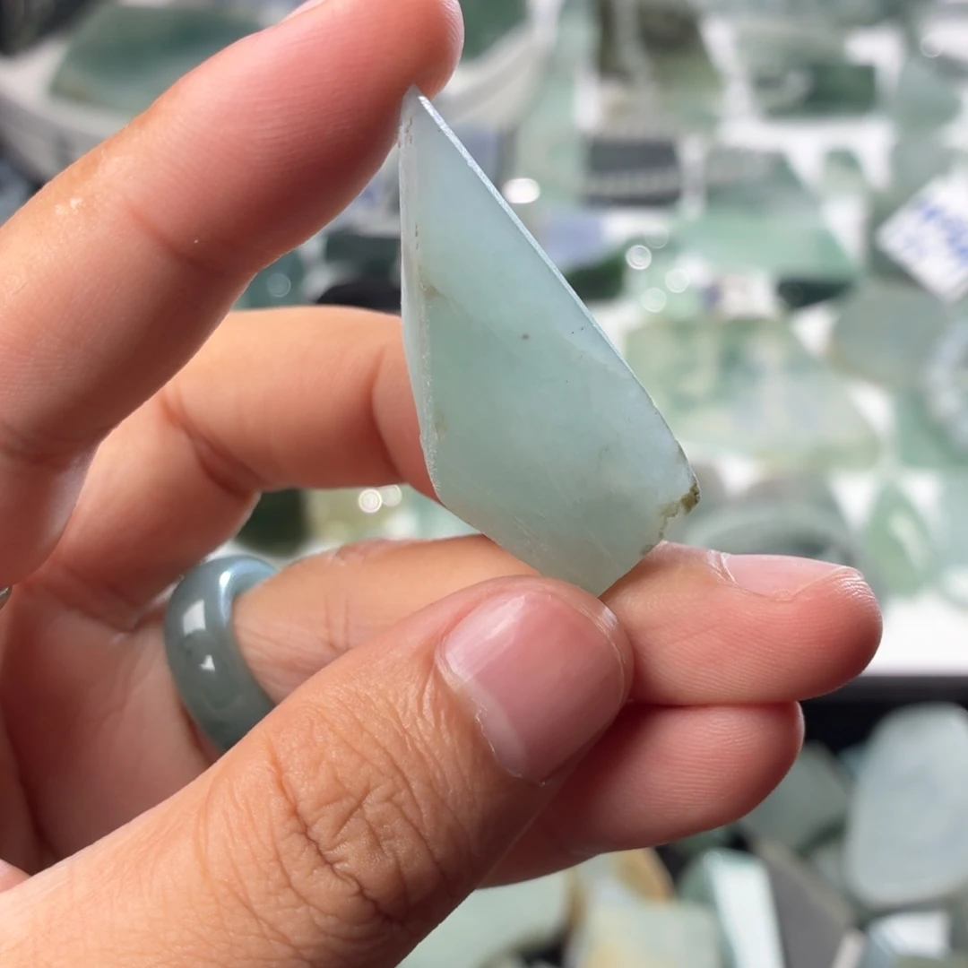 定制翡翠未镶嵌天然缅甸翡翠a货边角料