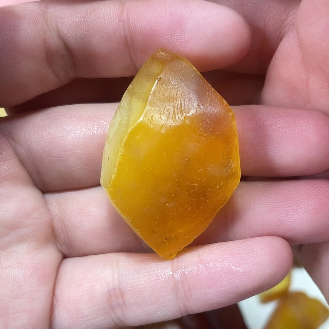 定制琥珀未镶嵌原矿琥珀