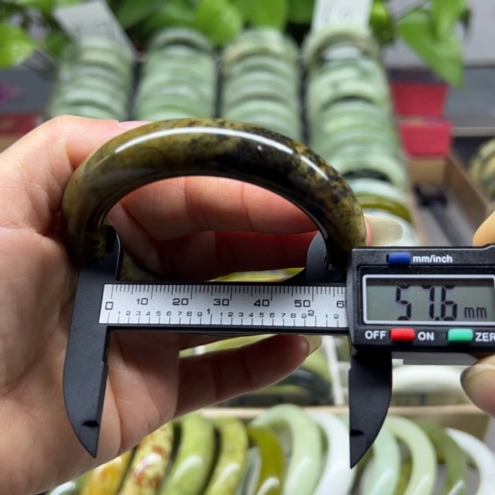 蛇纹石玉未镶嵌手镯20