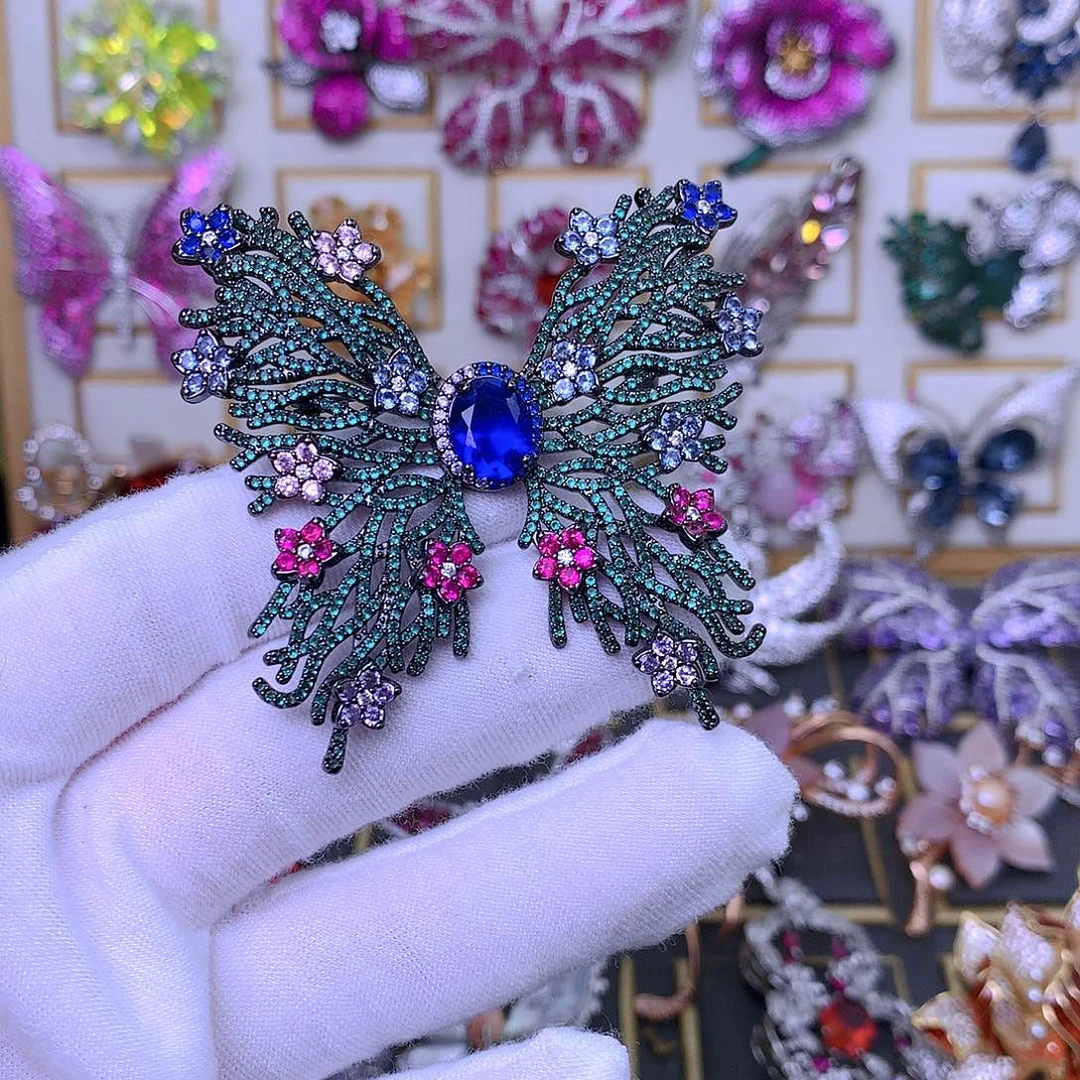 合成立方氧化锆铜胸针胸花