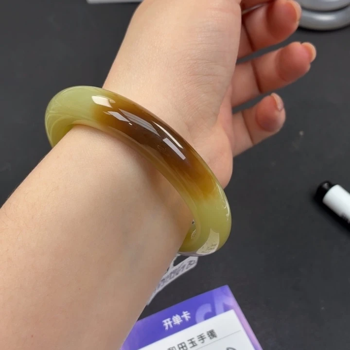 未镶嵌手镯和田玉（糖玉）