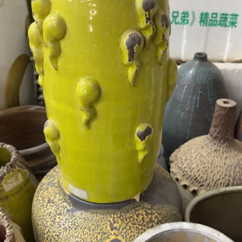 小***。瓷片瓷片瑕疵不退不换，介意不拍