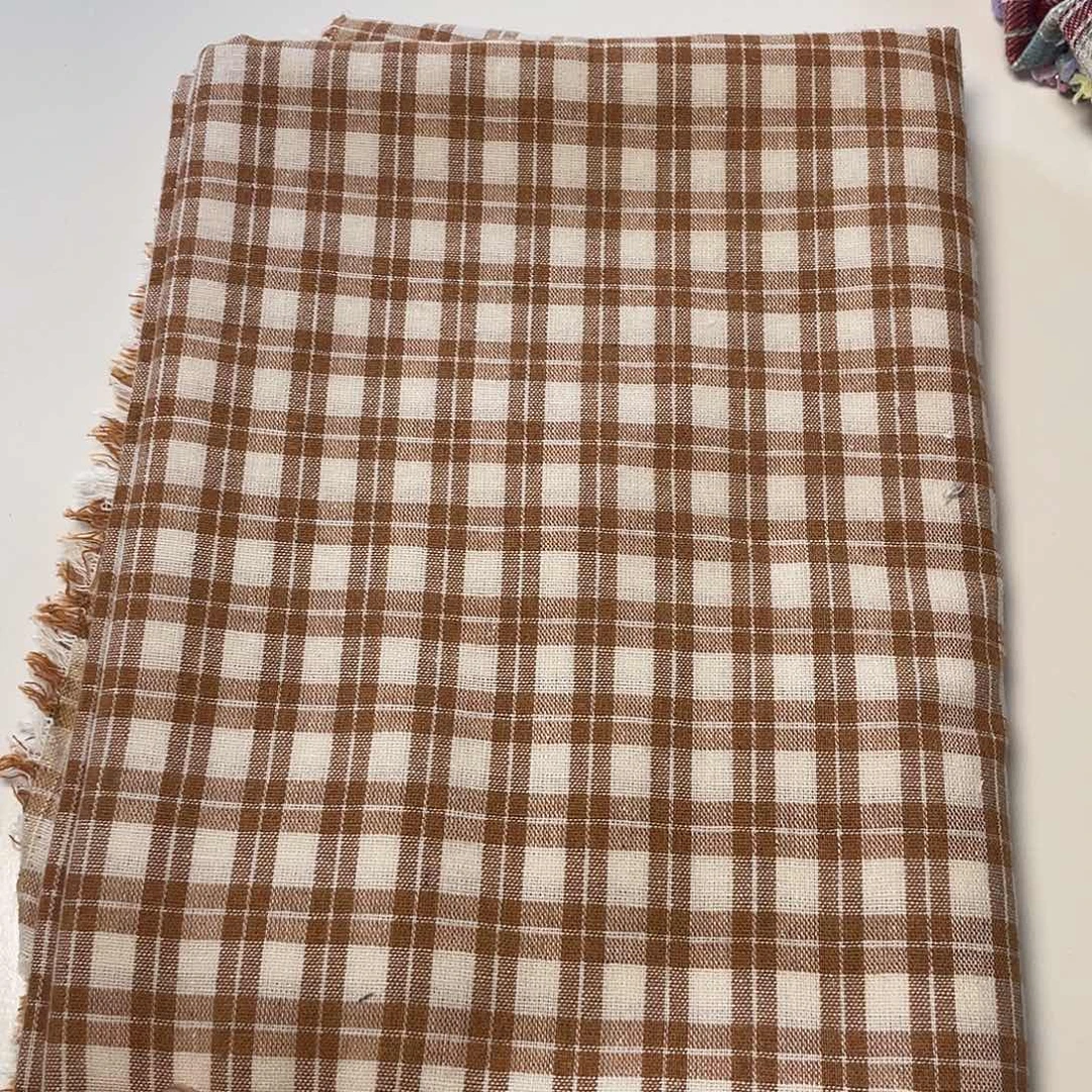 无纺布混纺咖色格子一米