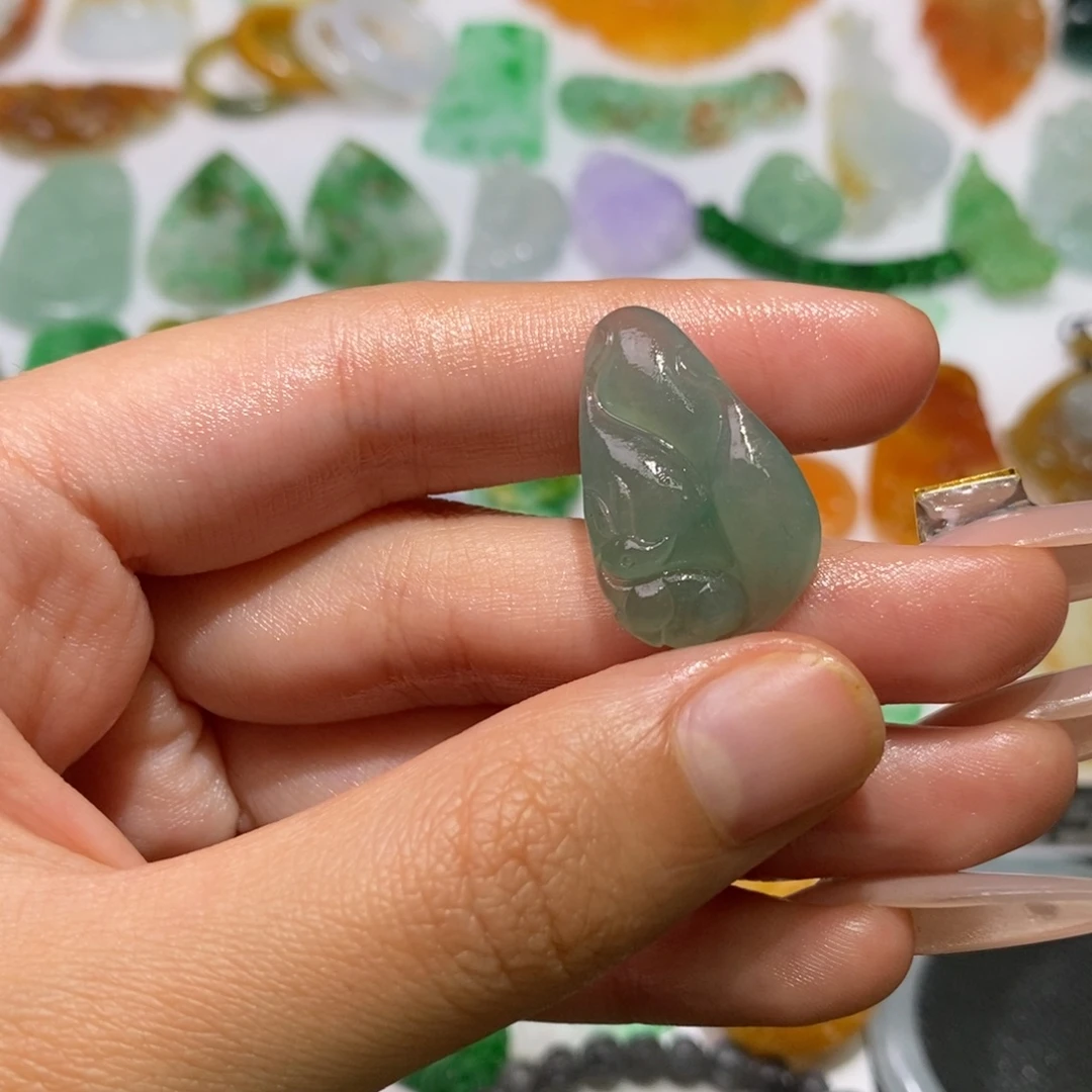 定制翡翠未镶嵌吊坠