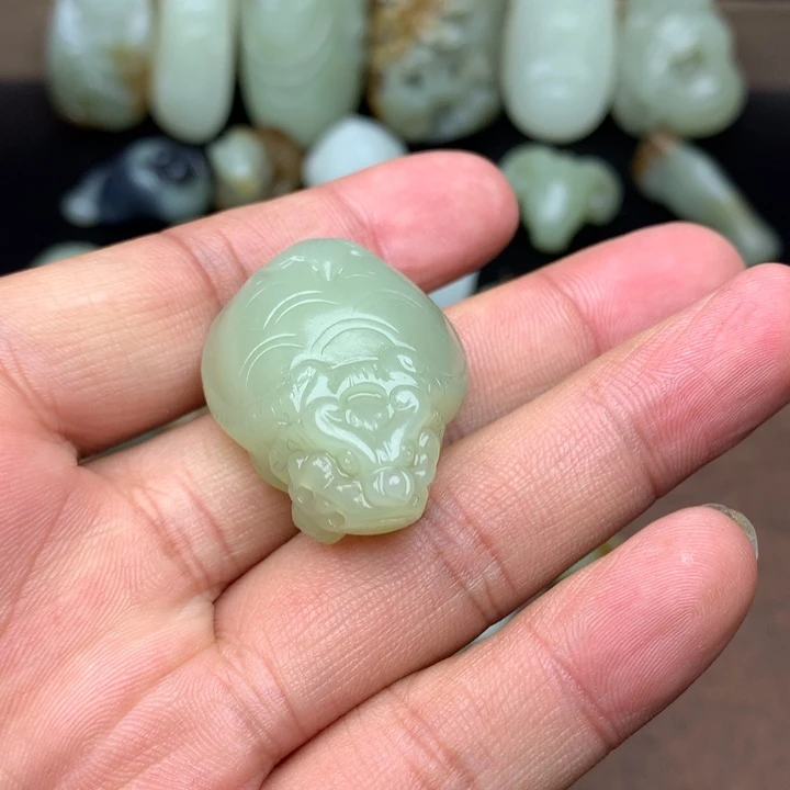 和田玉（糖玉）未镶嵌颈饰