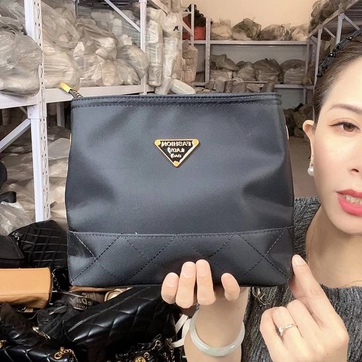 蚕丝小牛剖层皮革PU