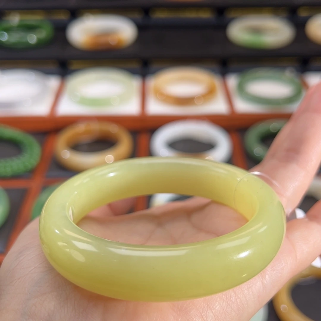 和田玉（黄玉）未镶嵌手镯满黄58.59