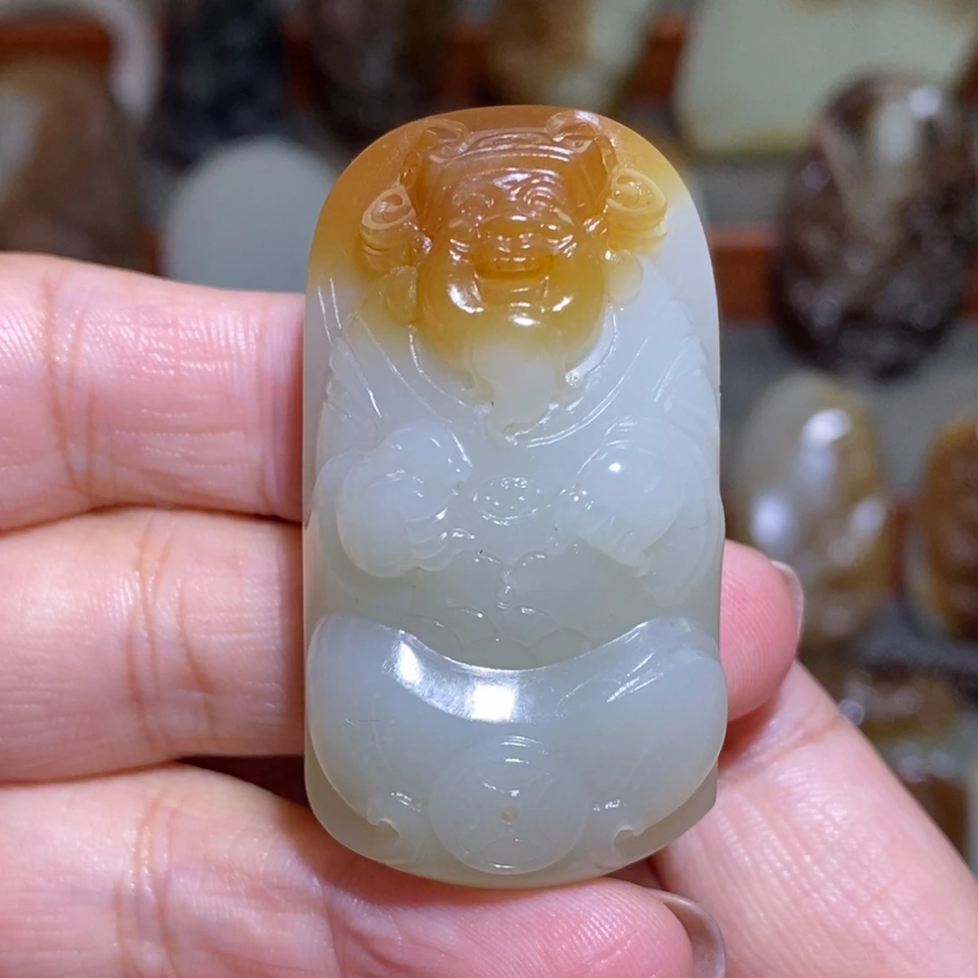 颈饰未镶嵌和田玉（糖玉）