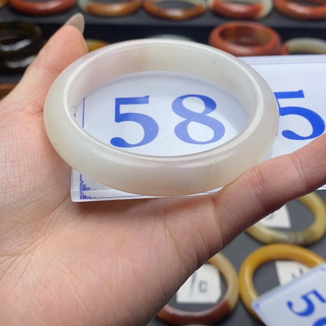 石英质玉（黄龙玉）手镯未镶嵌