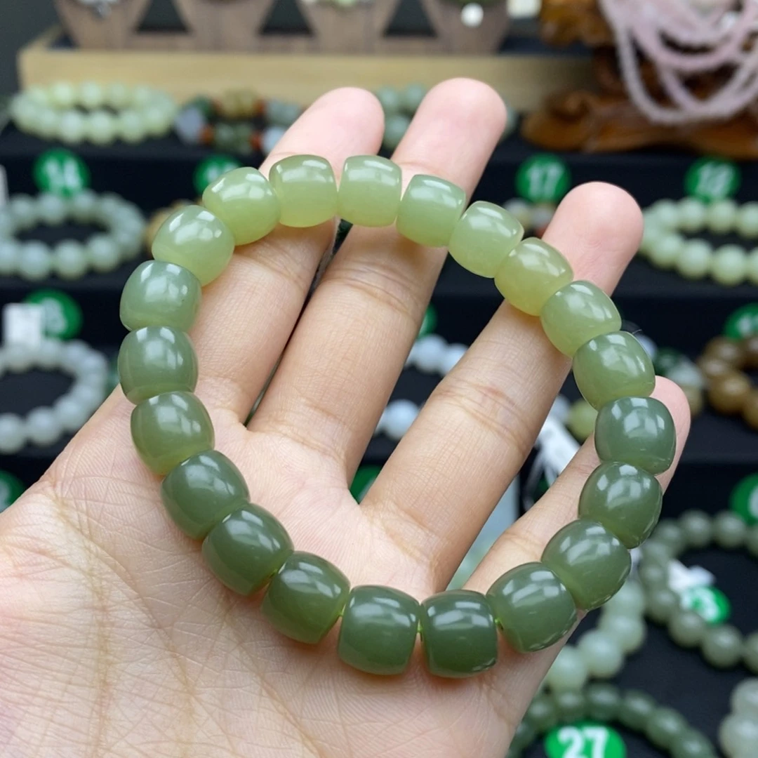 和田玉手链未镶嵌君*卡10mm