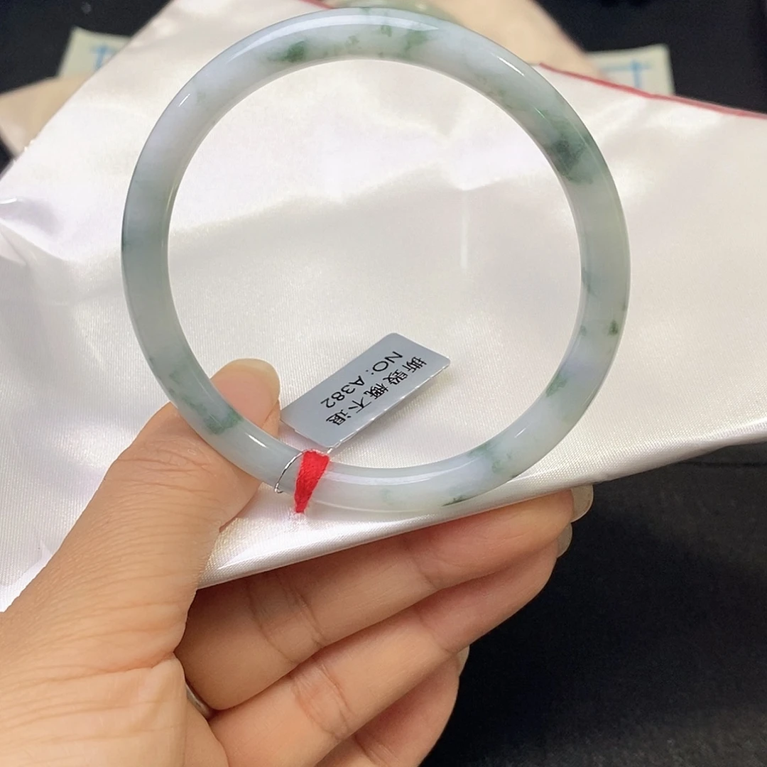 翡翠未镶嵌手镯57