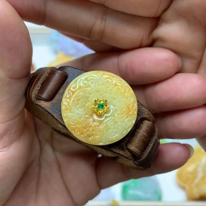 翡翠颈饰未镶嵌翡翠