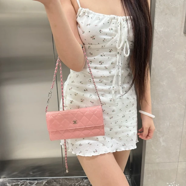 95新 Chanel/香奈儿 chanel少女漆皮长款钱包