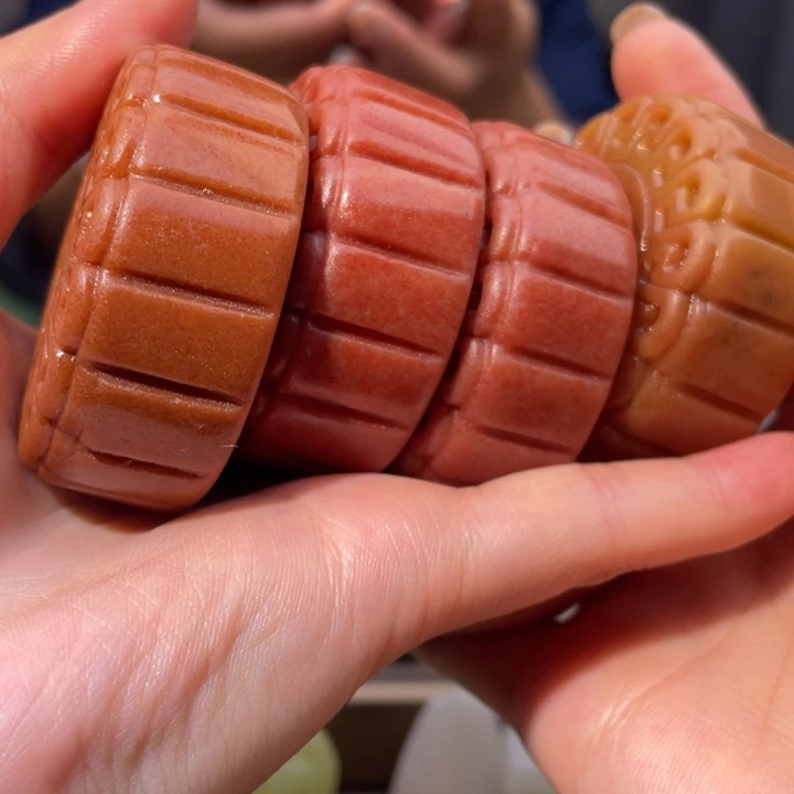 聆****和田玉未镶嵌颈饰
