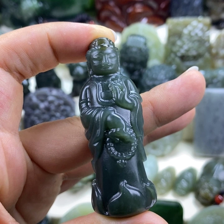 颈饰未镶嵌和田玉