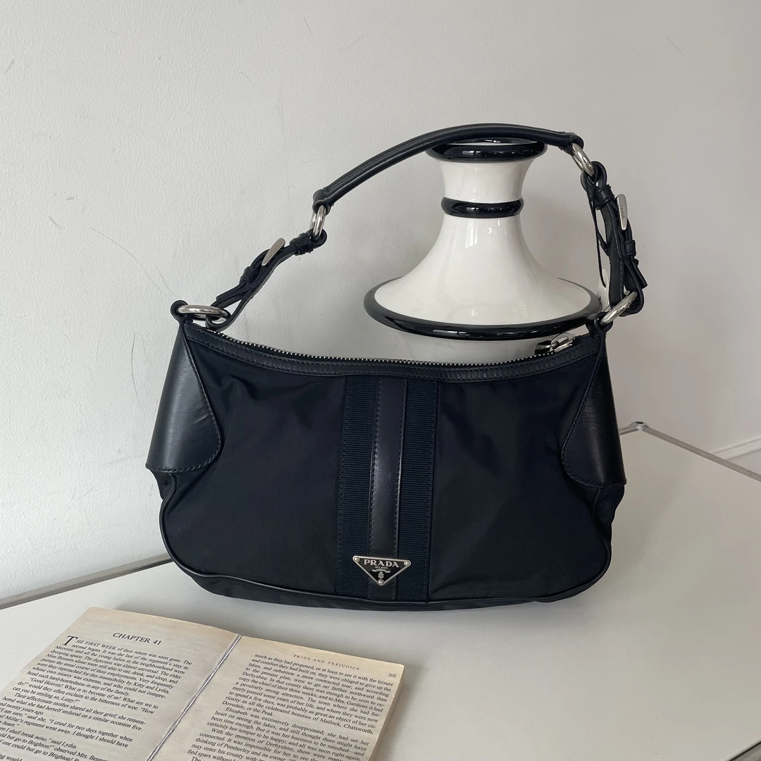 95新 Prada/普拉达 Azul-PRADA 黑银尼龙拼皮腋下包/43233
