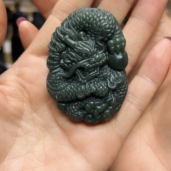 和田玉（墨玉）未镶嵌颈饰貔貅
