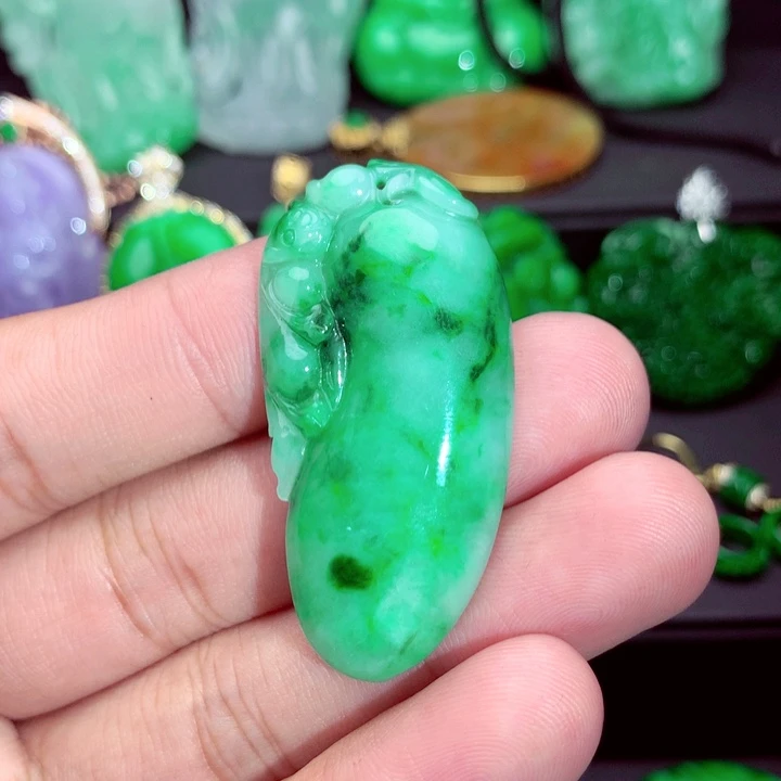 翡翠未镶嵌吊坠(不含链)