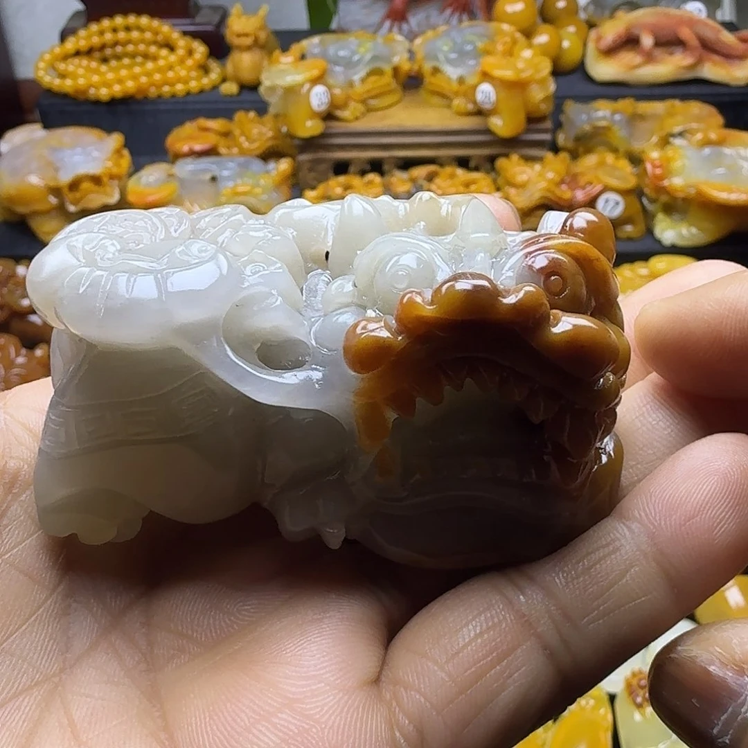 石英质玉（黄龙玉）未镶嵌手玩件