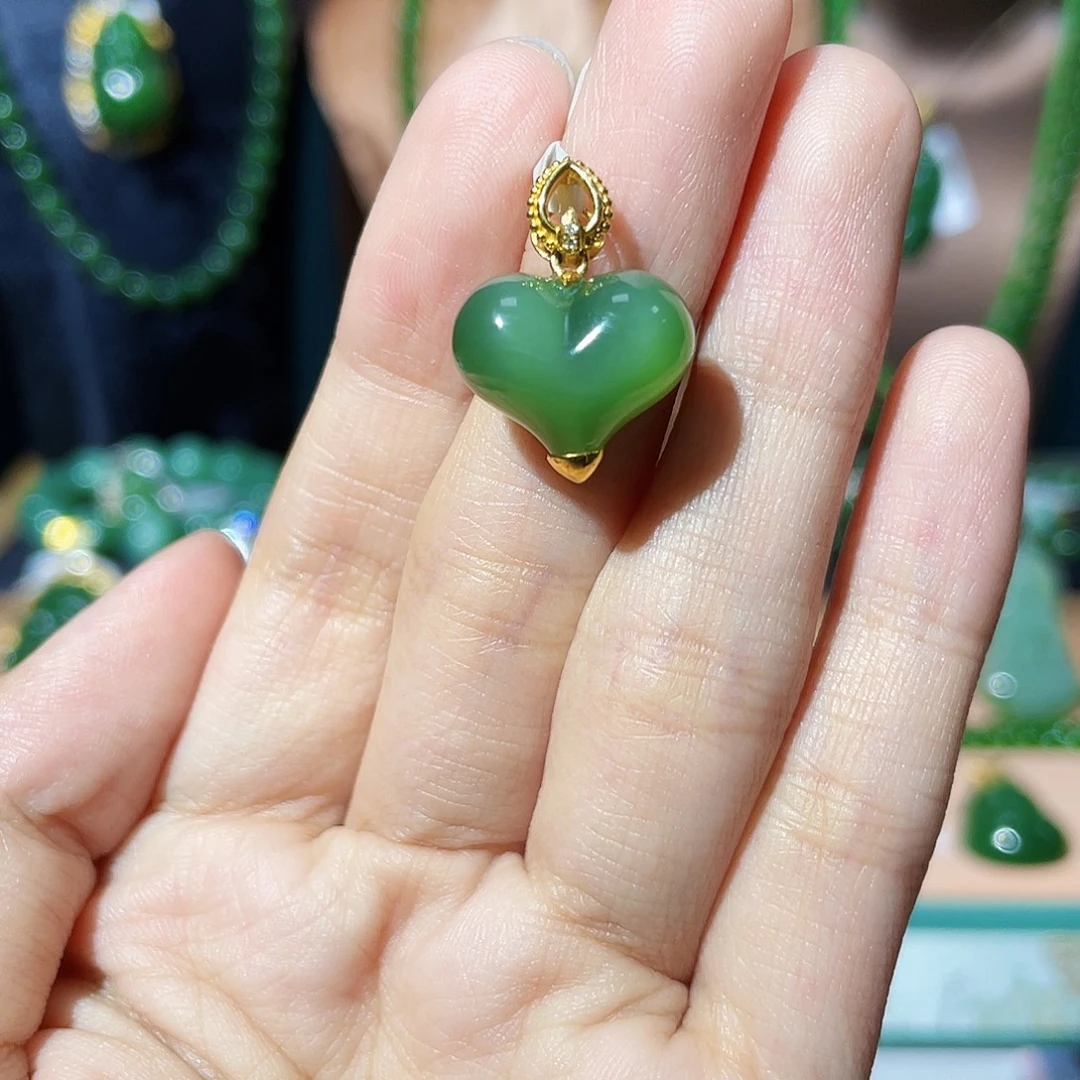 和田玉（碧玉）18K金镶嵌颈饰