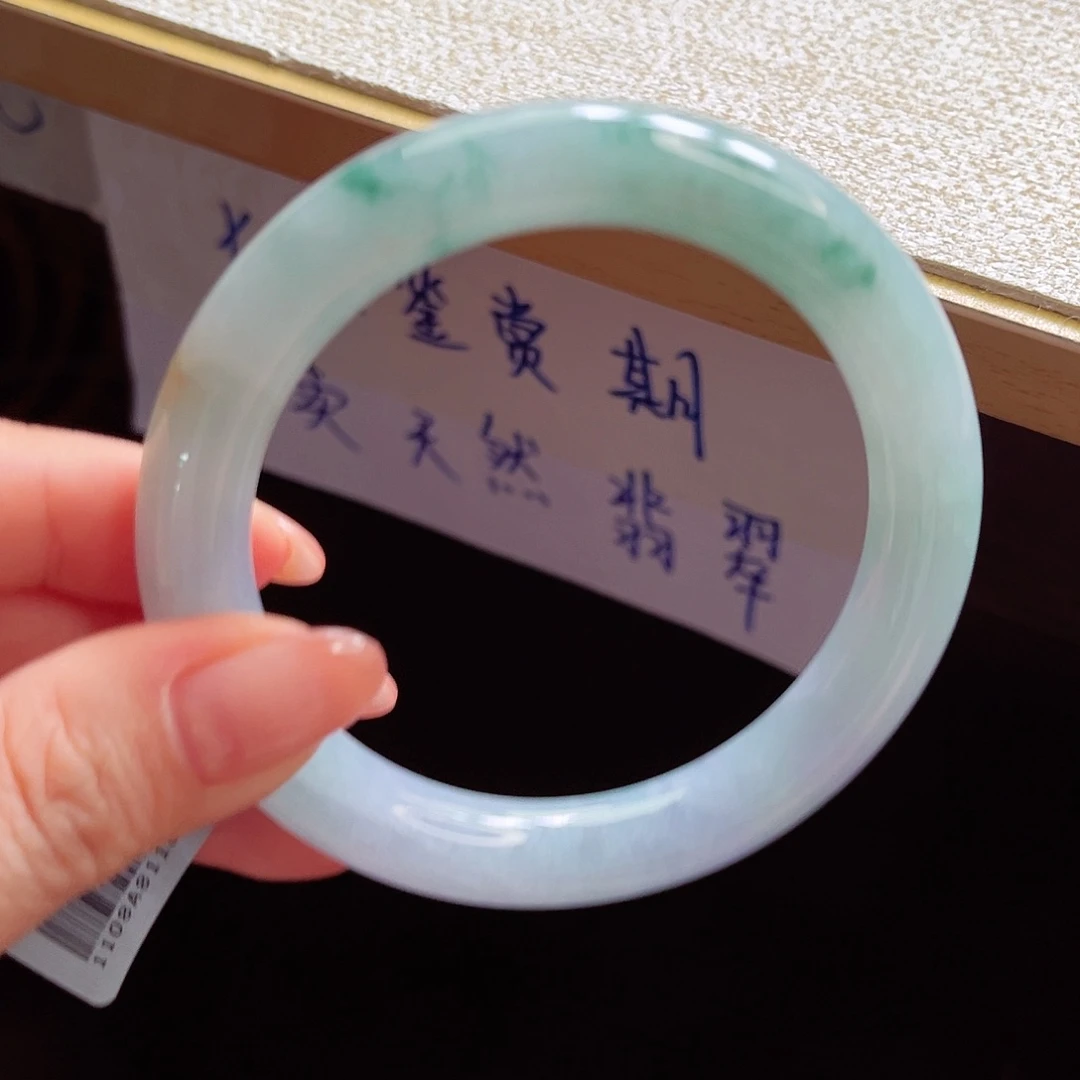 翡翠手镯未镶嵌手镯