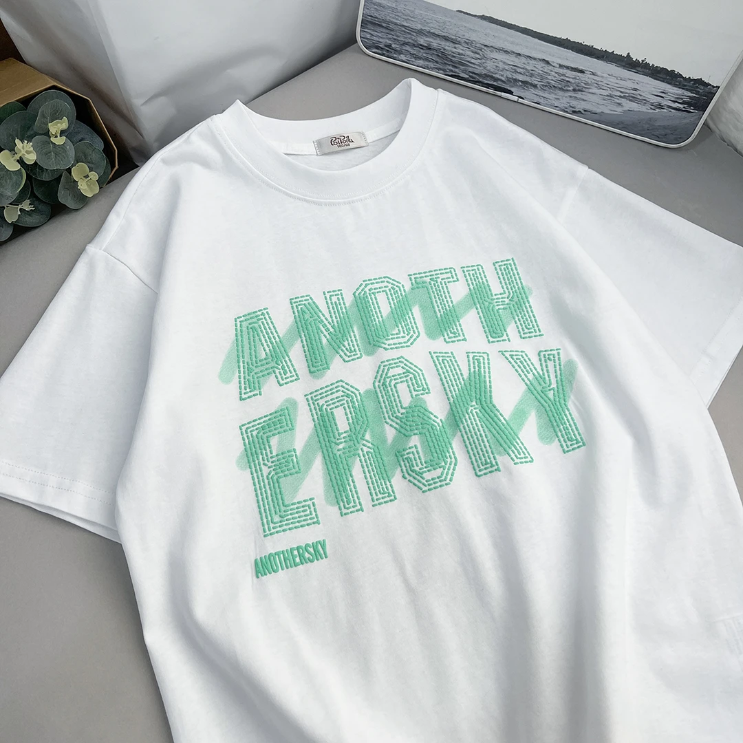 泡泡噜童装儿童夏季新款白色短袖T恤英文绿色线条字母