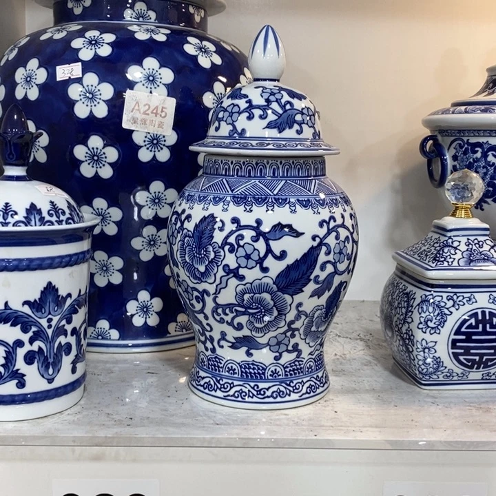 摆件手绘陶瓷储物罐子