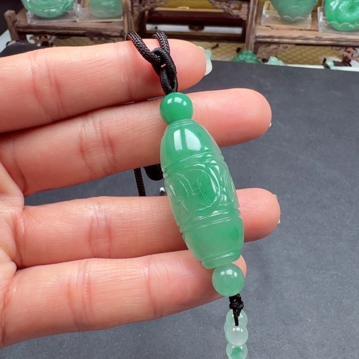 颈饰未镶嵌石英质玉