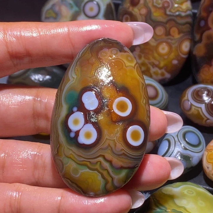 玛瑙/玉髓未镶嵌珠宝奇石90