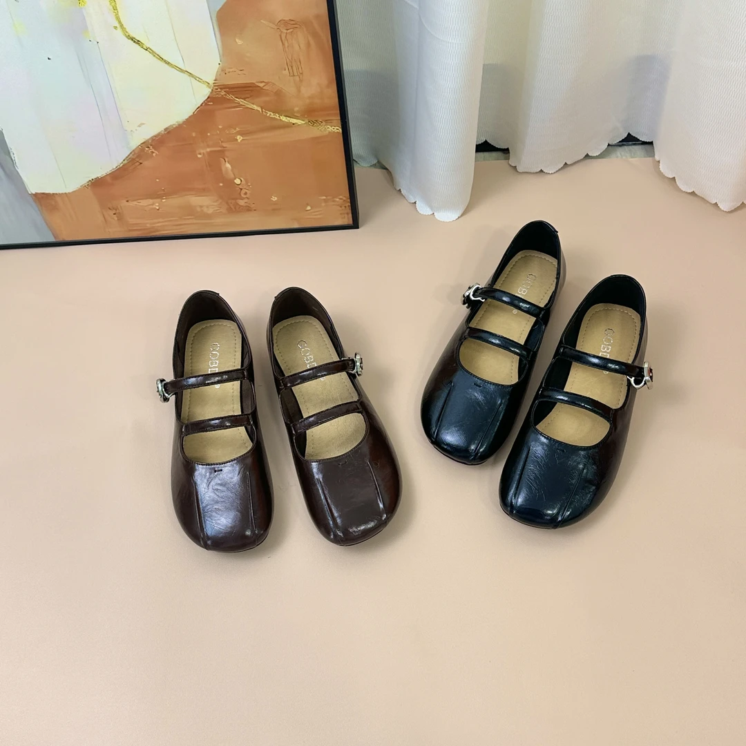「她的鞋」真皮圆头一字扣玛丽珍鞋女2025春季新款温柔晚风芭蕾单鞋