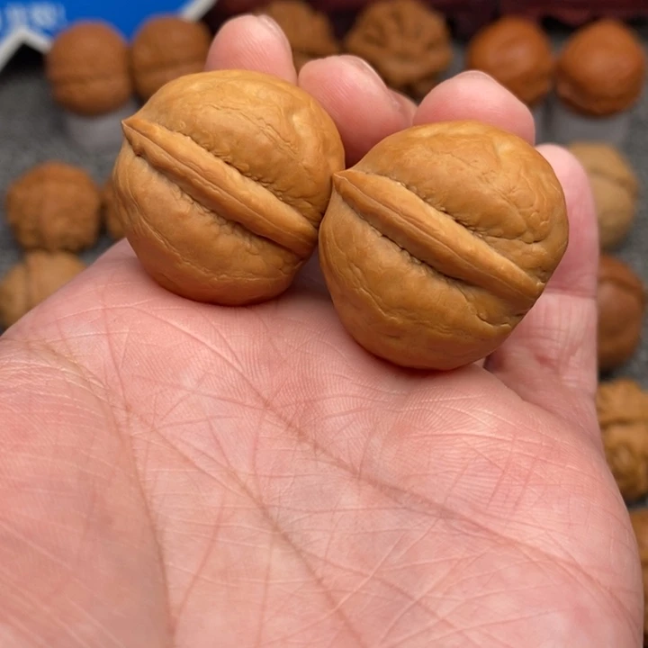 文玩核桃把件小海豚