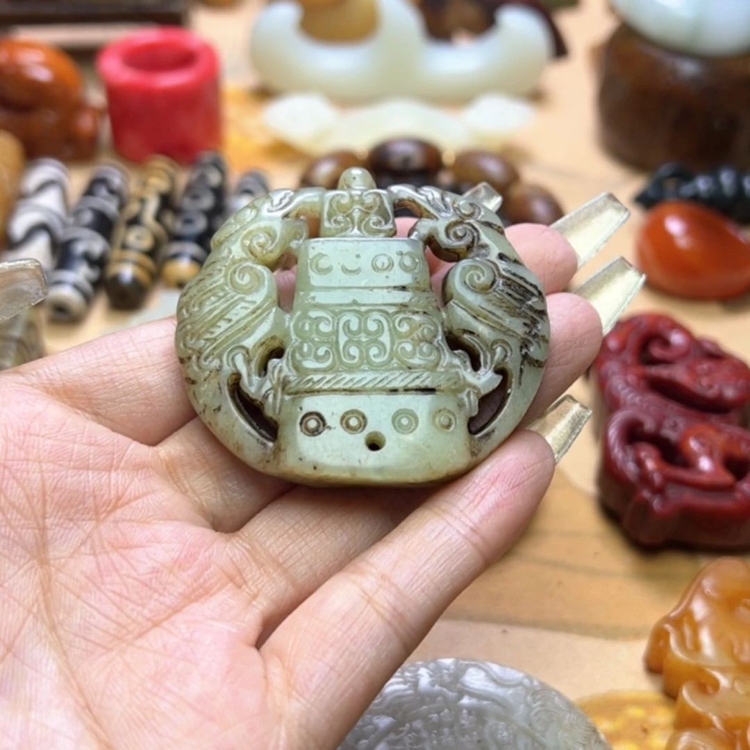 【闪购商品】蛇纹石玉颈饰未镶嵌