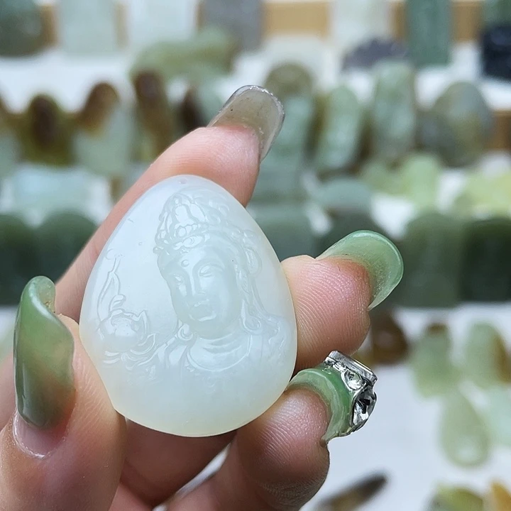 黑***狸颈饰未镶嵌和田玉