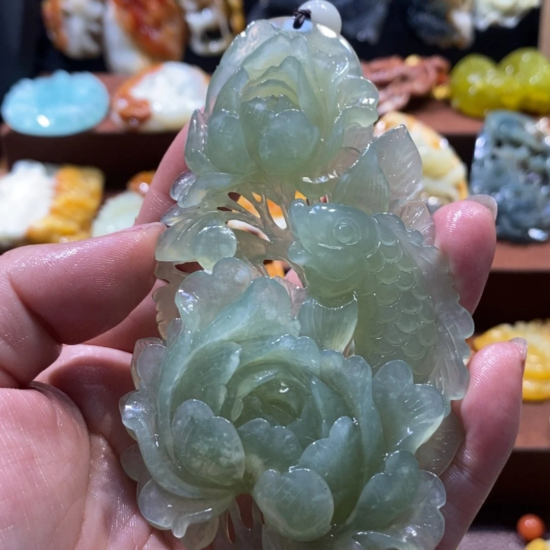 蛇纹石玉颈饰未镶嵌