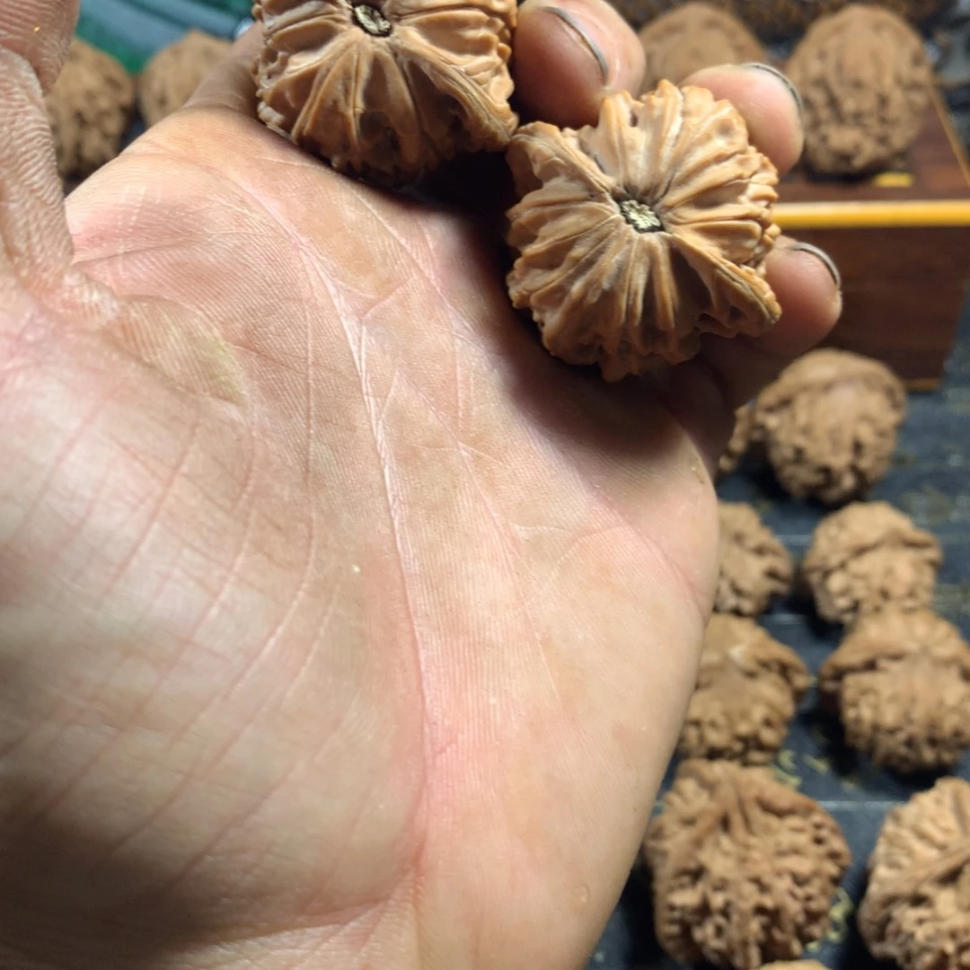 吊坠桃核文玩核桃磨盘狮子头边40肚37高32