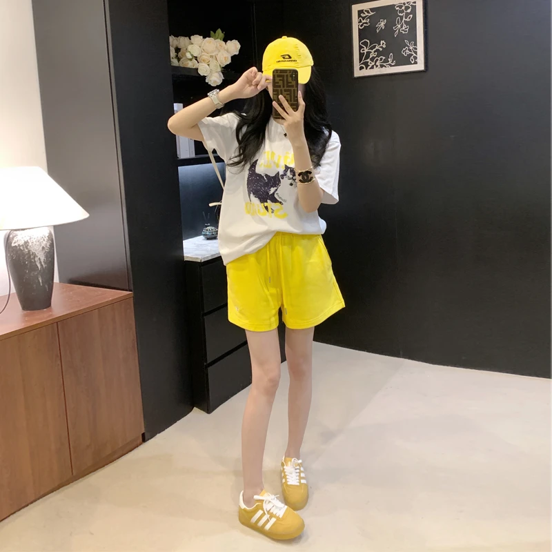 网红休闲运动套装女2025新款爆款洋气夏季白色t恤黄色短裤两件套