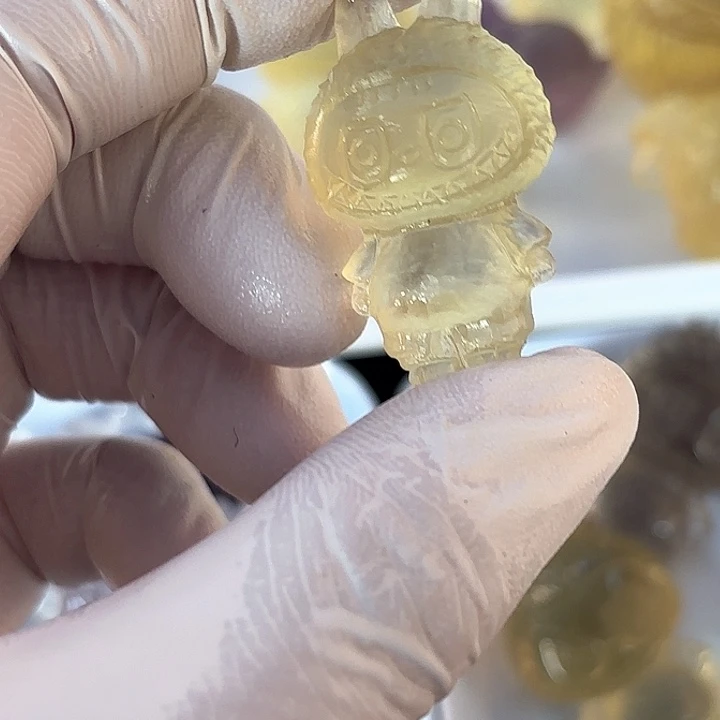 格***房未镶嵌颈饰水晶随机发