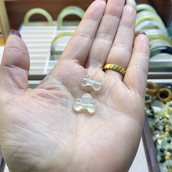 蛇纹石玉手镯未镶嵌咚****)