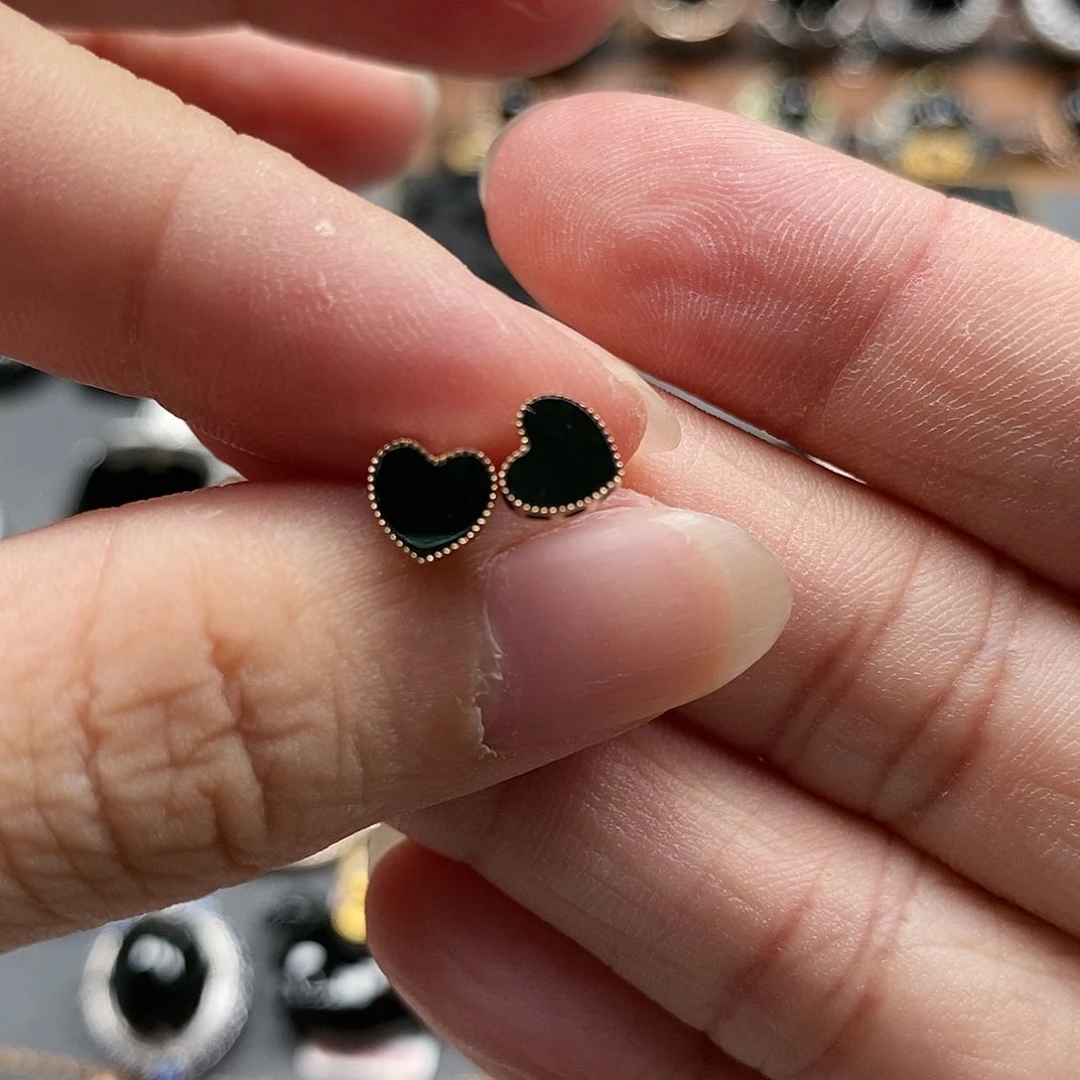 翡翠18K金镶嵌耳饰墨翠